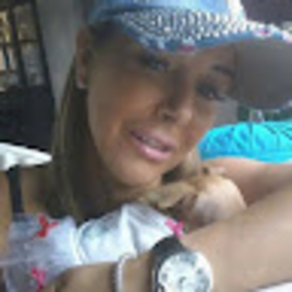 Meet your Posher, Katy - Picture 1 of 1